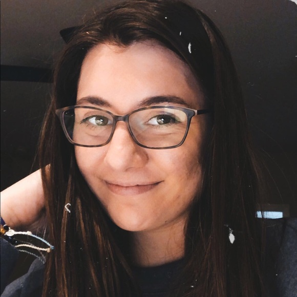 Meet your Posher, Macee - Picture 1 of 1